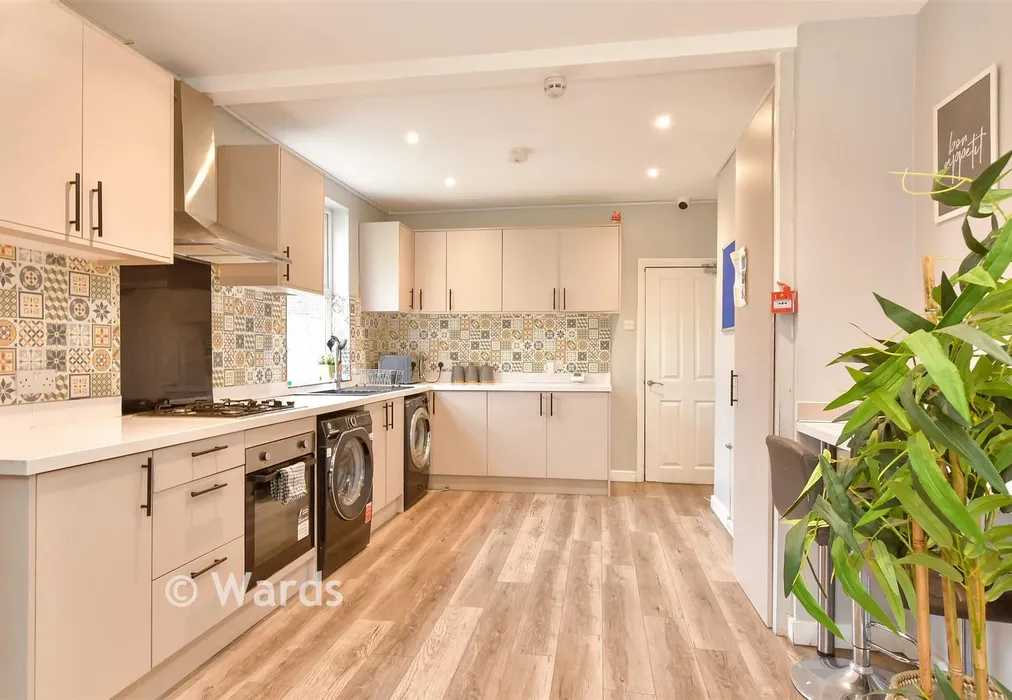 Kitchen - Bexley Road, Erith, Kent - Wards of Kent