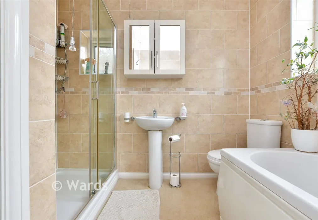 Bathroom - Bradstow Way, Broadstairs, Kent - Wards of Kent