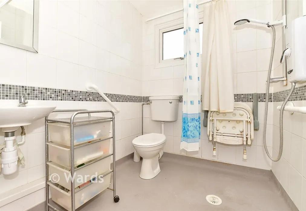 Wet Room - Fuggles Close, Paddock Wood, Tonbridge, Kent - Wards of Kent