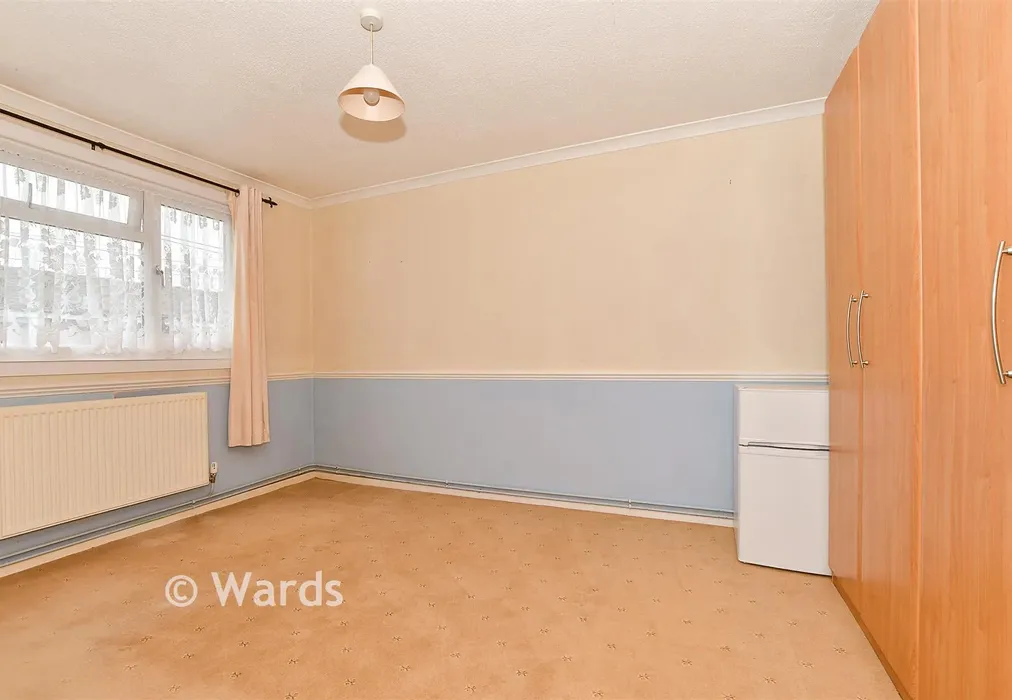 Bedroom 1 - Fuggles Close, Paddock Wood, Tonbridge, Kent - Wards of Kent