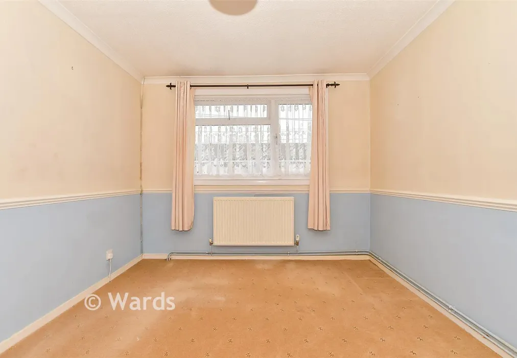 Bedroom 1 - Fuggles Close, Paddock Wood, Tonbridge, Kent - Wards of Kent