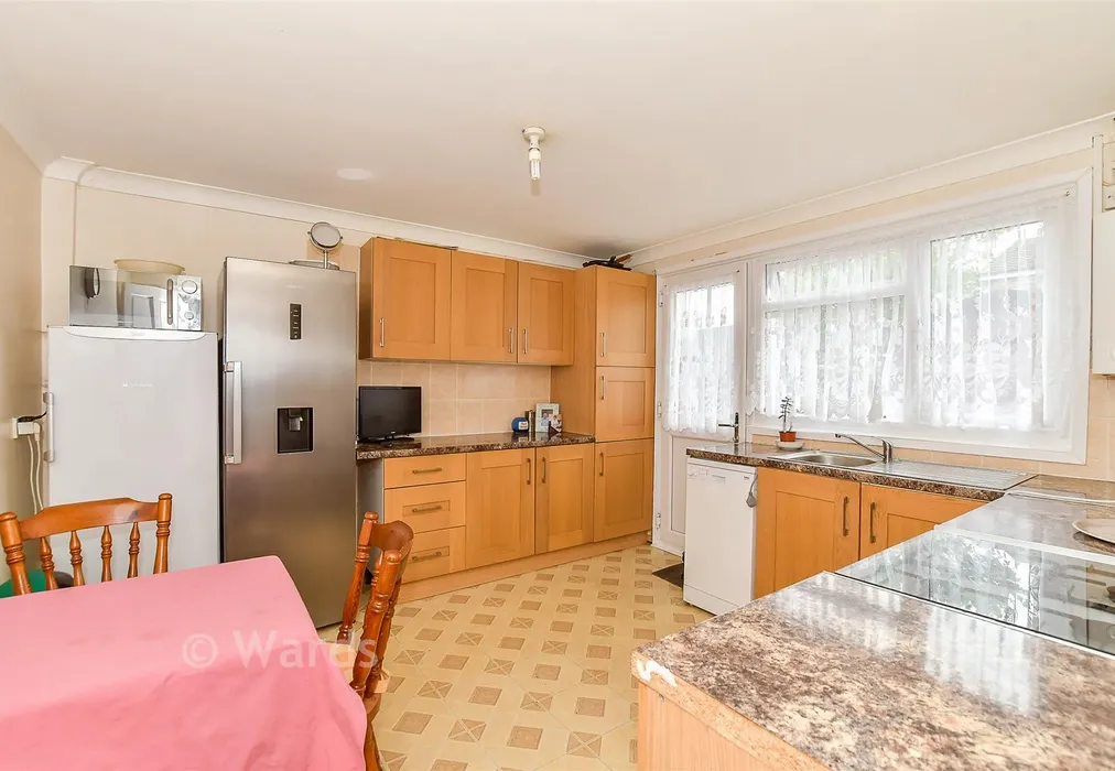 Kitchen - Fuggles Close, Paddock Wood, Tonbridge, Kent - Wards of Kent