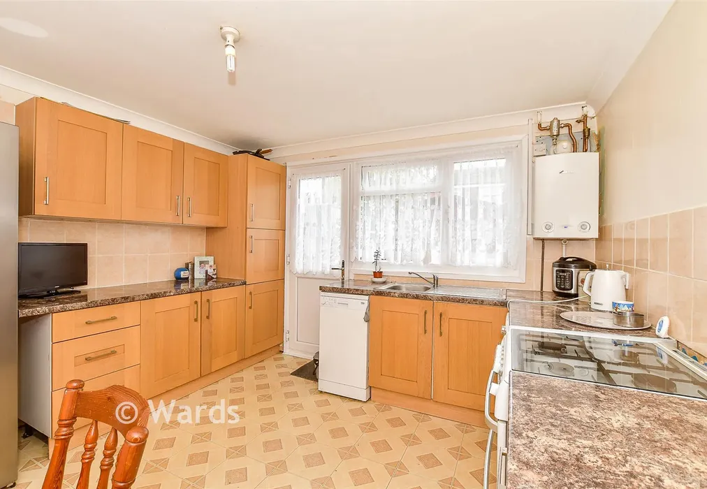 Kitchen - Fuggles Close, Paddock Wood, Tonbridge, Kent - Wards of Kent