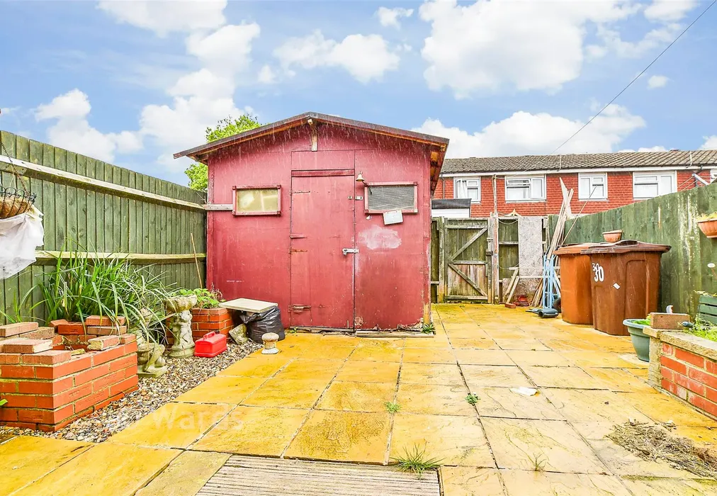 Patio / Decking - Fuggles Close, Paddock Wood, Tonbridge, Kent - Wards of Kent