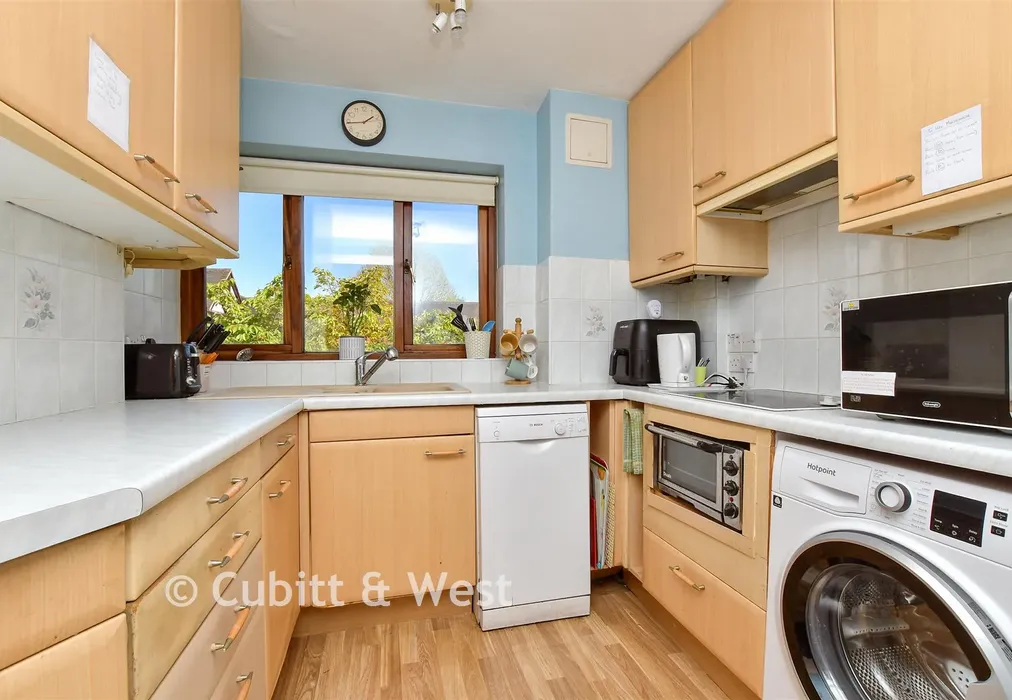 Kitchen - The Avenue, Tadworth, Surrey - Wards of Kent