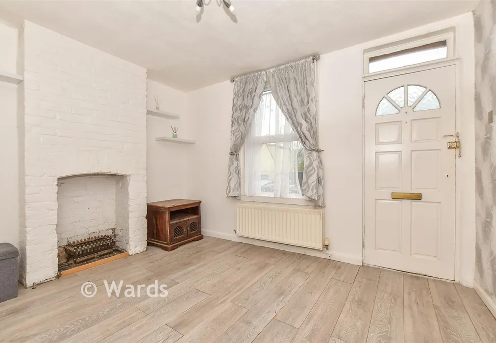 Lounge - London Road, Dover, Kent - Wards of Kent