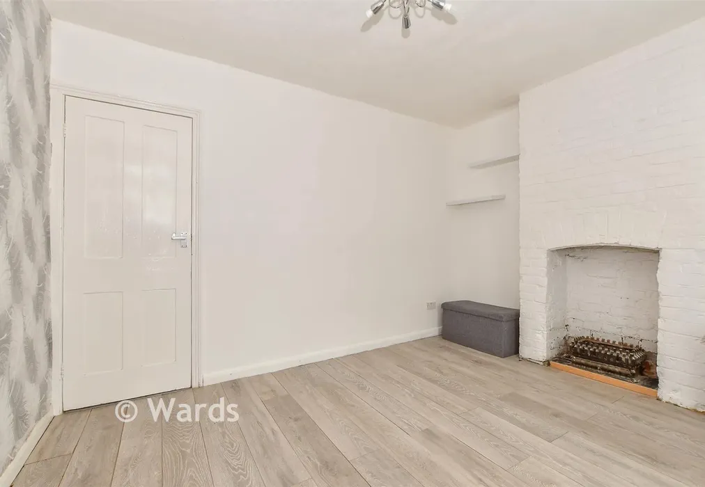 Lounge - London Road, Dover, Kent - Wards of Kent