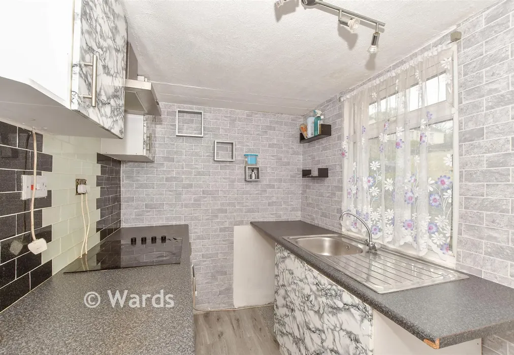 Kitchen - London Road, Dover, Kent - Wards of Kent