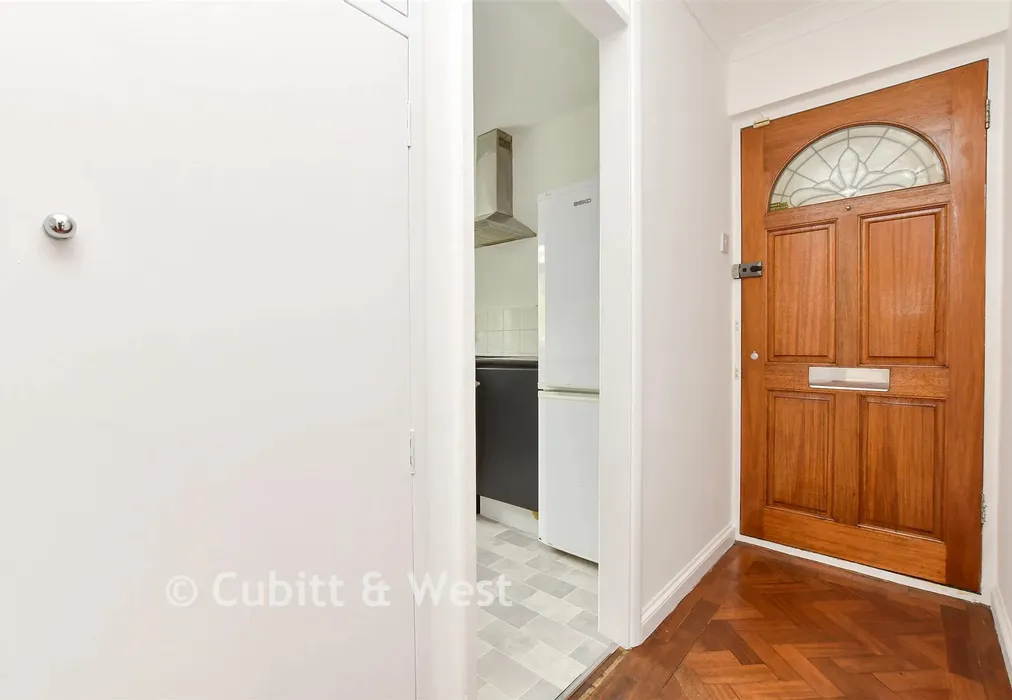 Entrance Hall - Grange Road, Sutton, Surrey - Wards of Kent
