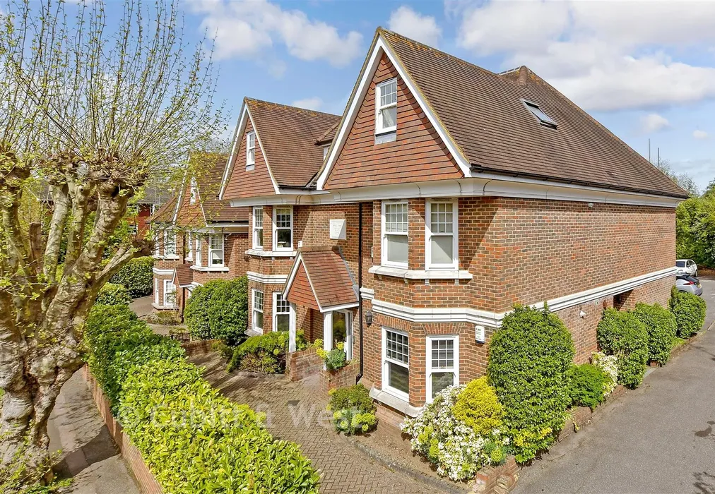 External (Web) - Park Rise, Leatherhead, Surrey - Wards of Kent