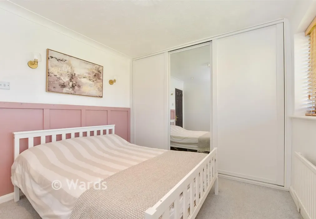 Bedroom 1 - Leonard Road, Greatstone, Kent - Wards of Kent