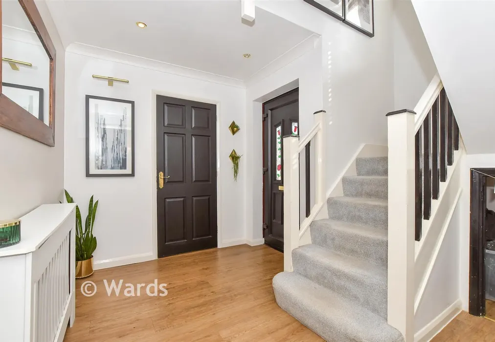Entrance Hall - Leonard Road, Greatstone, Kent - Wards of Kent