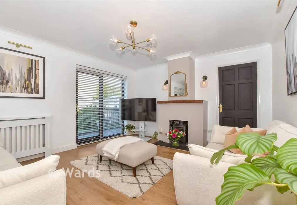 Lounge - Leonard Road, Greatstone, Kent - Wards of Kent