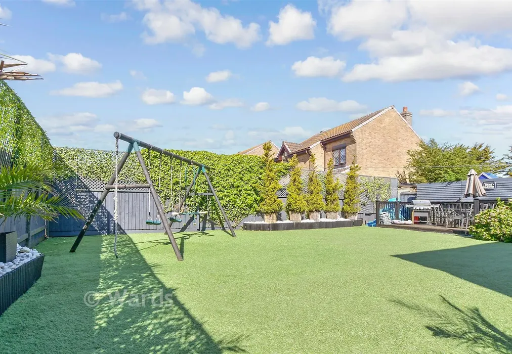 Rear Garden - Leonard Road, Greatstone, Kent - Wards of Kent