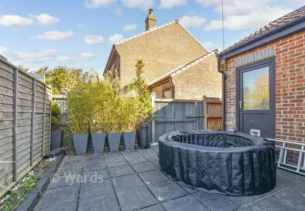 Patio / Decking - Leonard Road, Greatstone, Kent - Wards of Kent