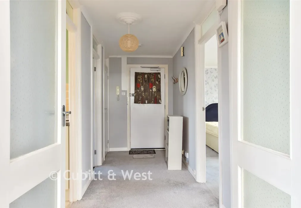 Entrance Hall - Overstrand Avenue, Rustington, West Sussex - Wards of Kent