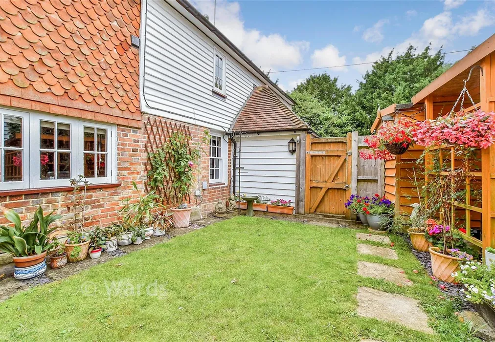 Rear Garden - The Street, Wittersham, Kent - Wards of Kent