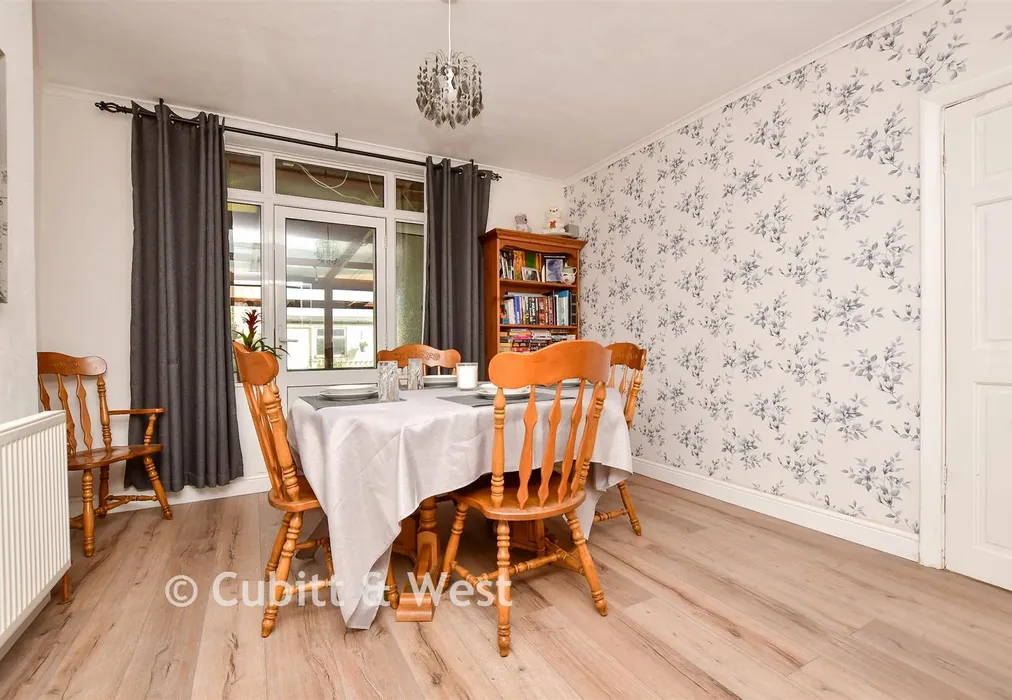 Dining Room - Stoneleigh Park Avenue, Shirley, Croydon, Surrey - Wards of Kent