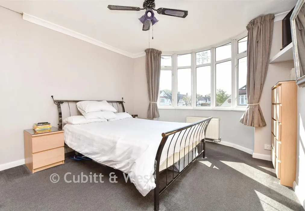 Bedroom 1 - Stoneleigh Park Avenue, Shirley, Croydon, Surrey - Wards of Kent