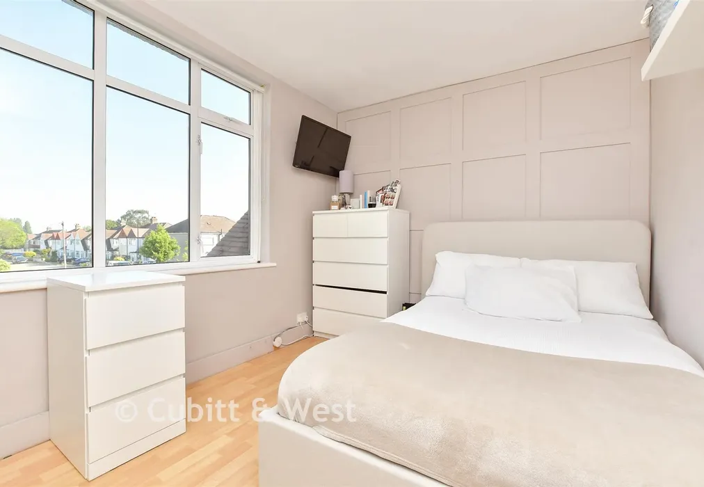 Bedroom 2 - Stoneleigh Park Avenue, Shirley, Croydon, Surrey - Wards of Kent