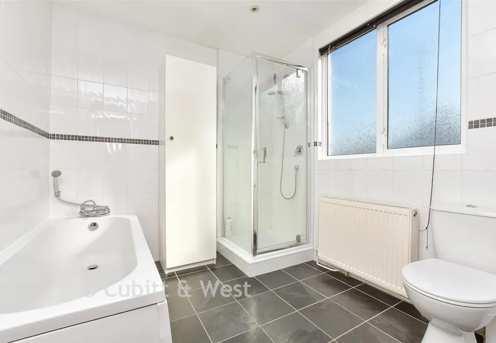 Bathroom - Stoneleigh Park Avenue, Shirley, Croydon, Surrey - Wards of Kent