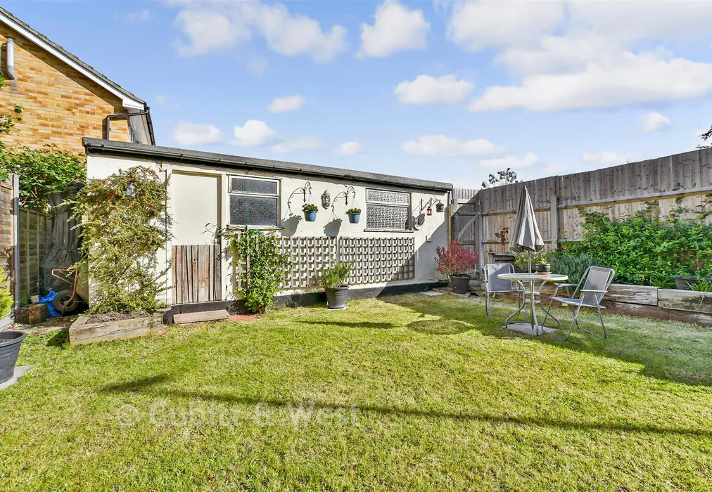 Rear Garden - Stoneleigh Park Avenue, Shirley, Croydon, Surrey - Wards of Kent
