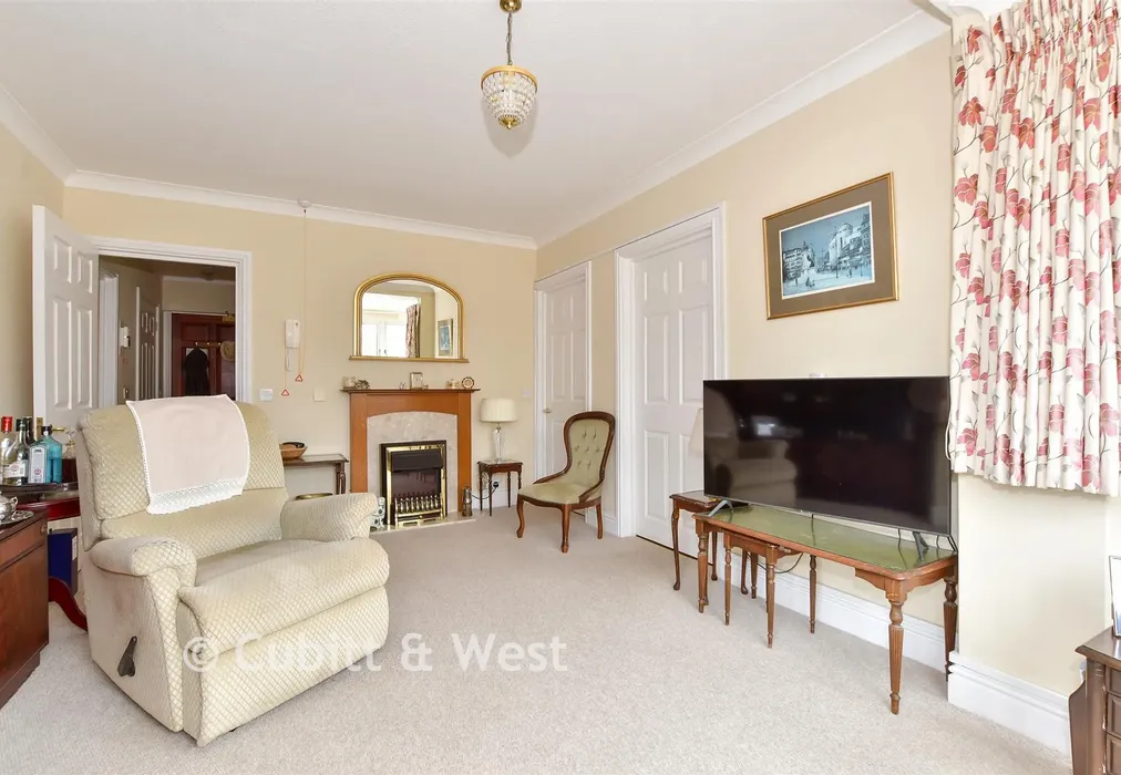 Lounge - Alma Road, Reigate, Surrey - Wards of Kent
