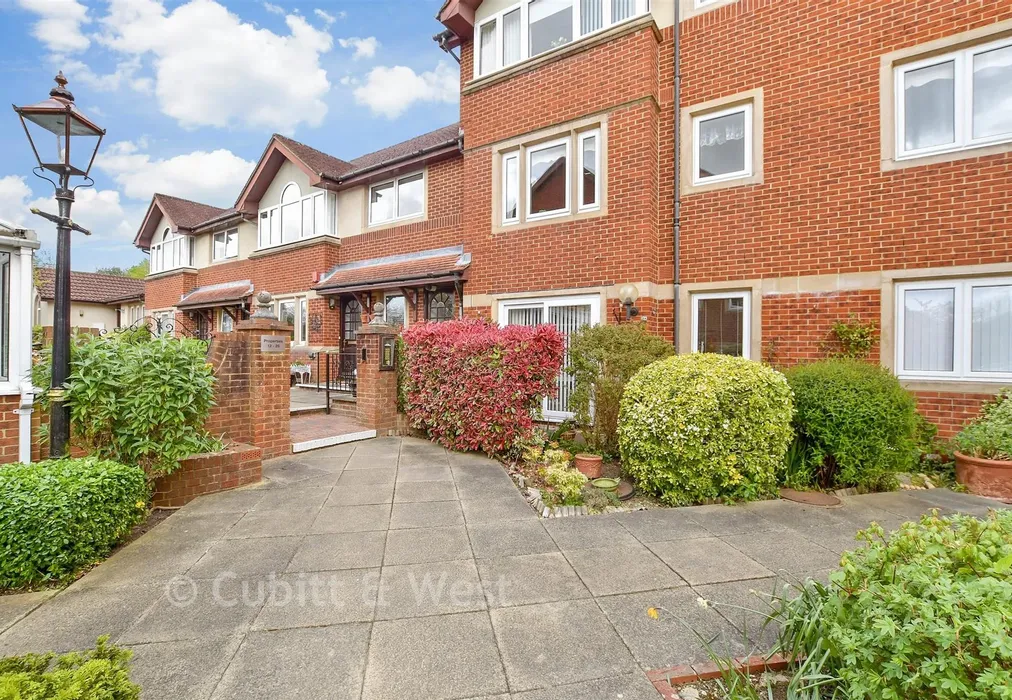 Communal Gardens - Alma Road, Reigate, Surrey - Wards of Kent