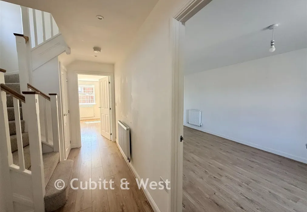 Entrance Hall - Holmwood Way, Angmering, West Sussex - Wards of Kent