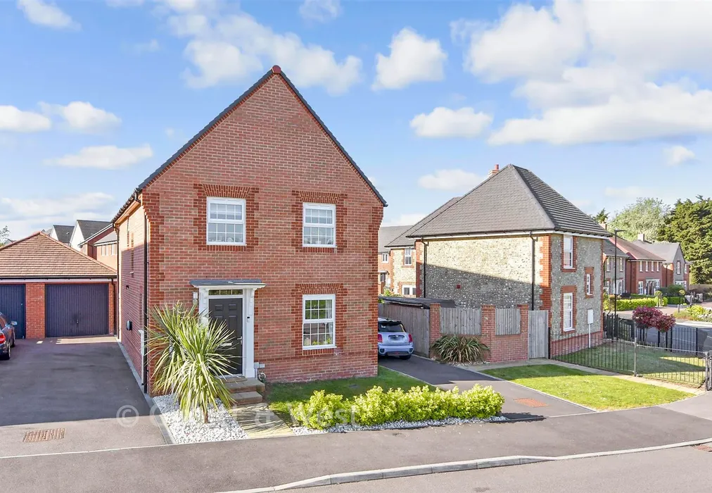 External Brochure 3 - Holmwood Way, Angmering, West Sussex - Wards of Kent