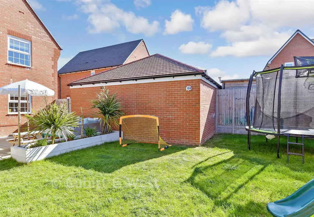 Rear Garden - Holmwood Way, Angmering, West Sussex - Wards of Kent