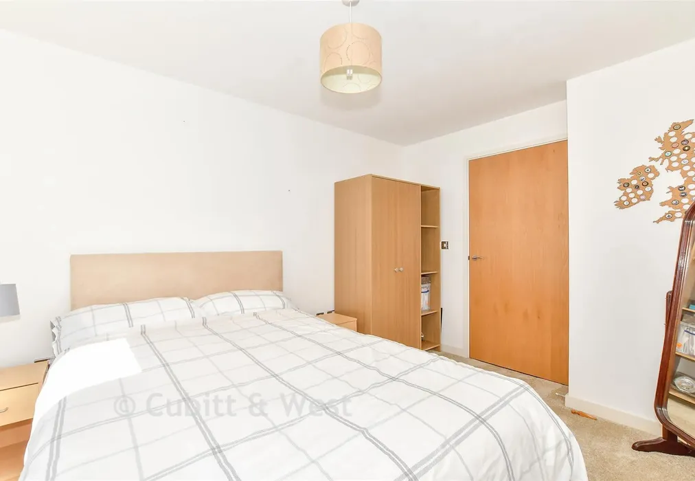 Bedroom 2 - Cross Street, Portsmouth, Hampshire - Wards of Kent
