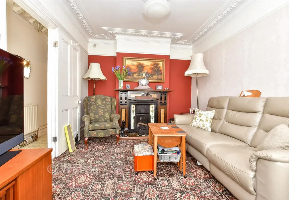 Lounge - St. George's Road, Gillingham, Kent - Wards of Kent