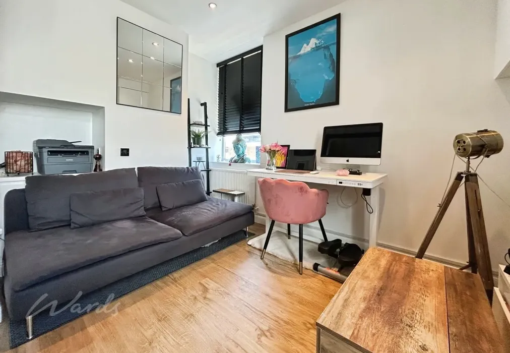 living USE - Church Road Paddock Wood TN12 - Wards of Kent