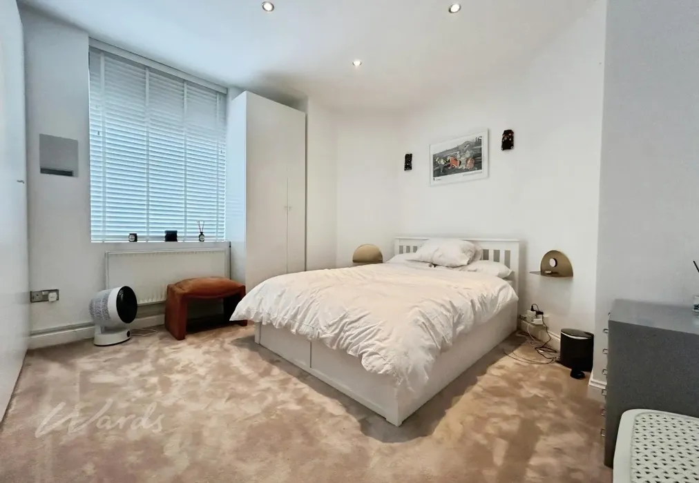 bedroom - Church Road Paddock Wood TN12 - Wards of Kent