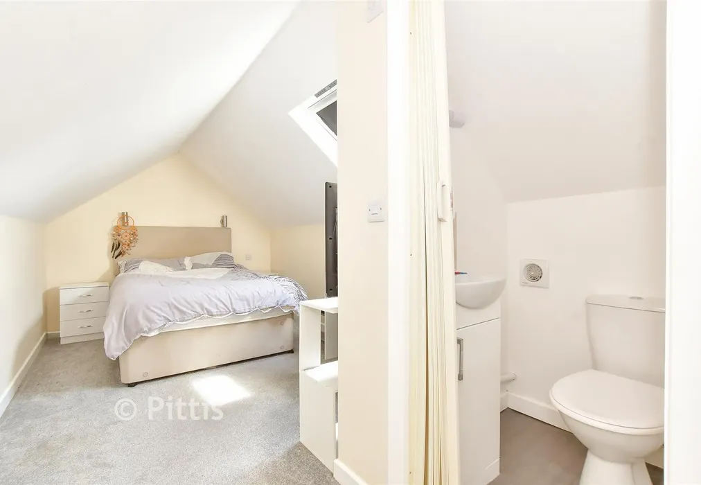 Loft Room - Martine Close, Freshwater, Isle of Wight - Wards of Kent