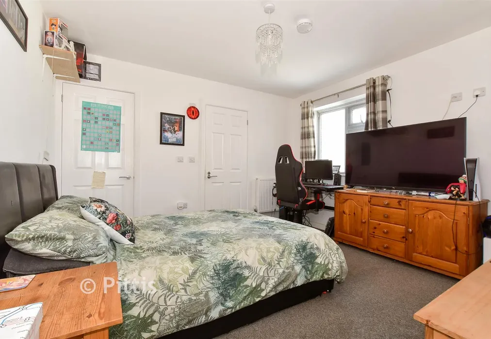 Bedroom 3 - Martine Close, Freshwater, Isle of Wight - Wards of Kent