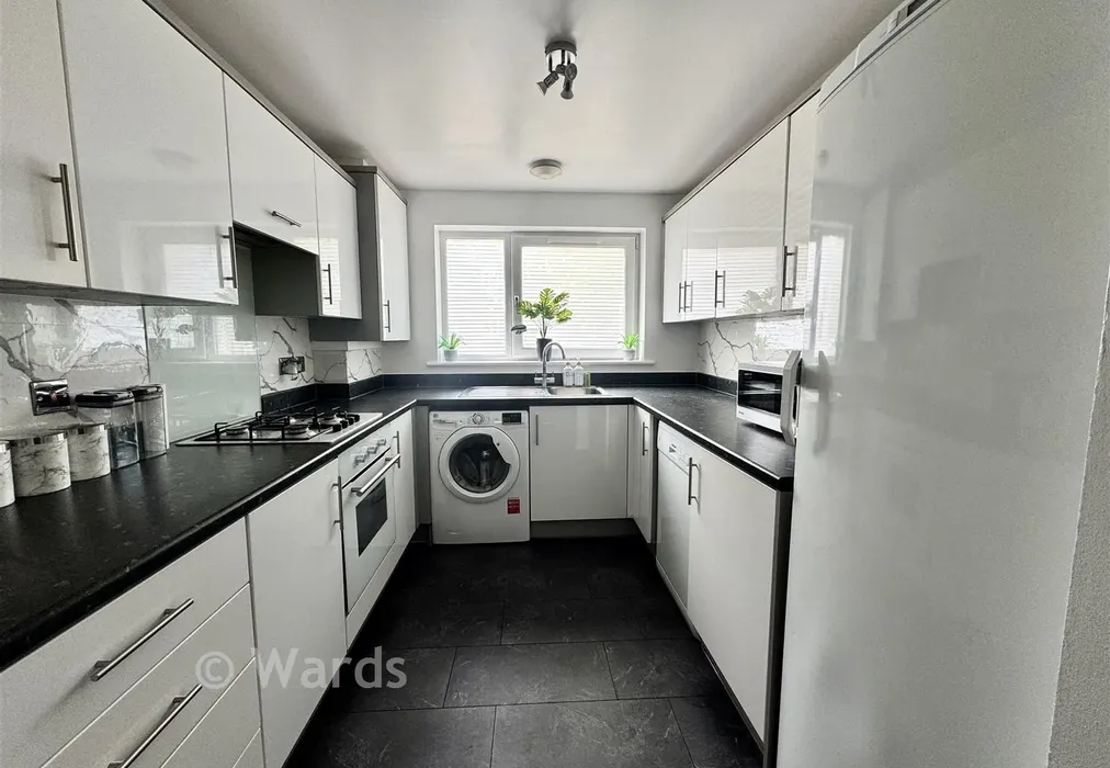 Kitchen - Rainbow Gardens, Dartford, Kent - Wards of Kent