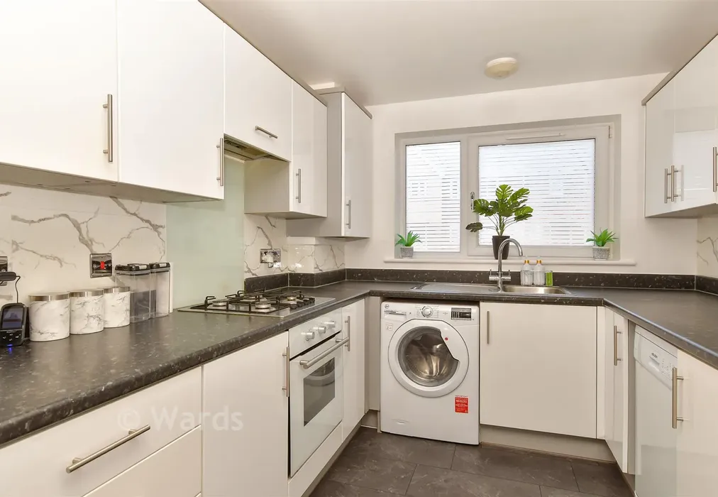 Kitchen - Rainbow Gardens, Dartford, Kent - Wards of Kent