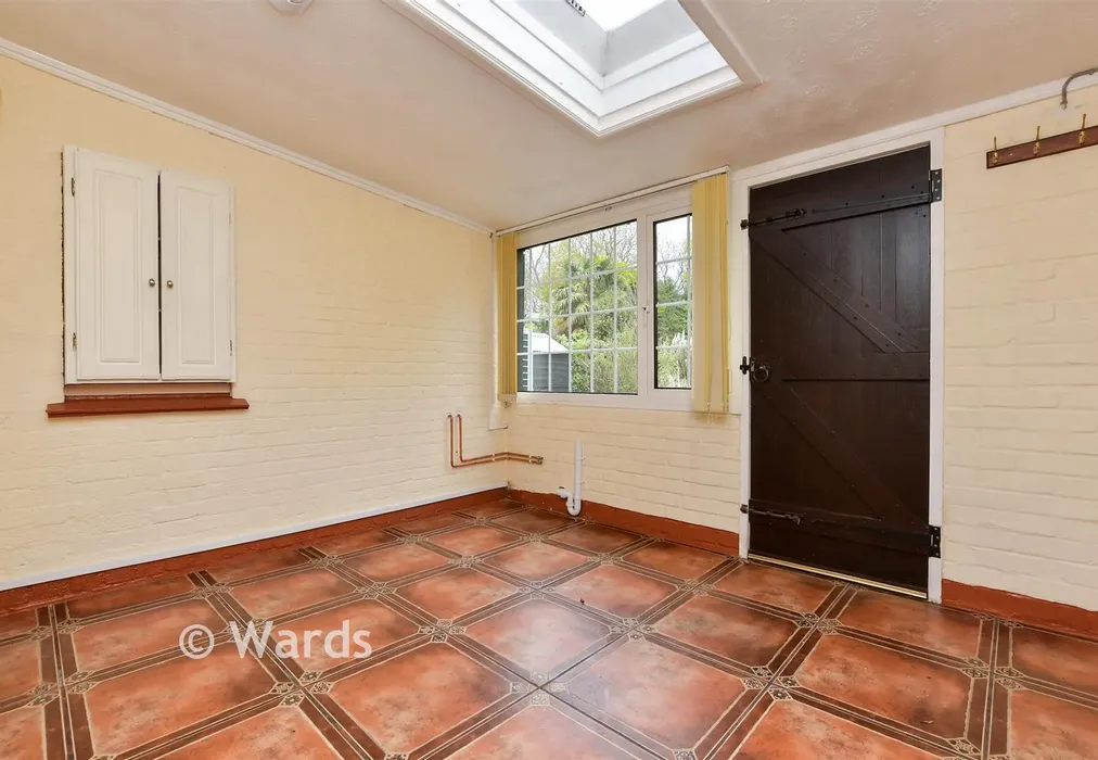 Sitting Room - Herne Road, Herne Bay, Kent - Wards of Kent