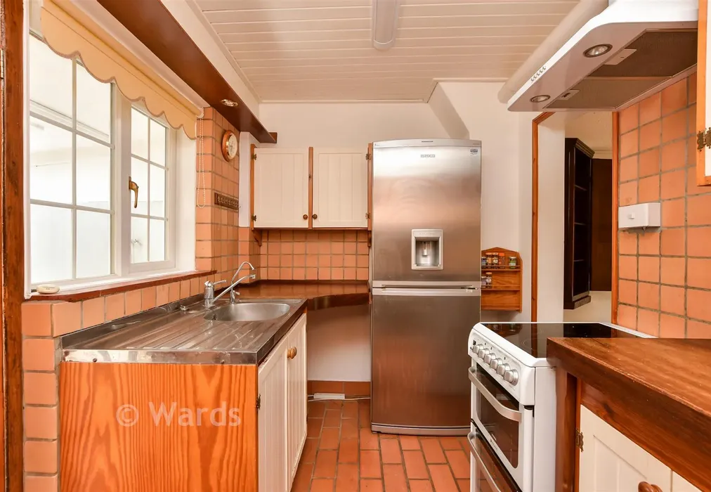 Kitchen - Herne Road, Herne Bay, Kent - Wards of Kent