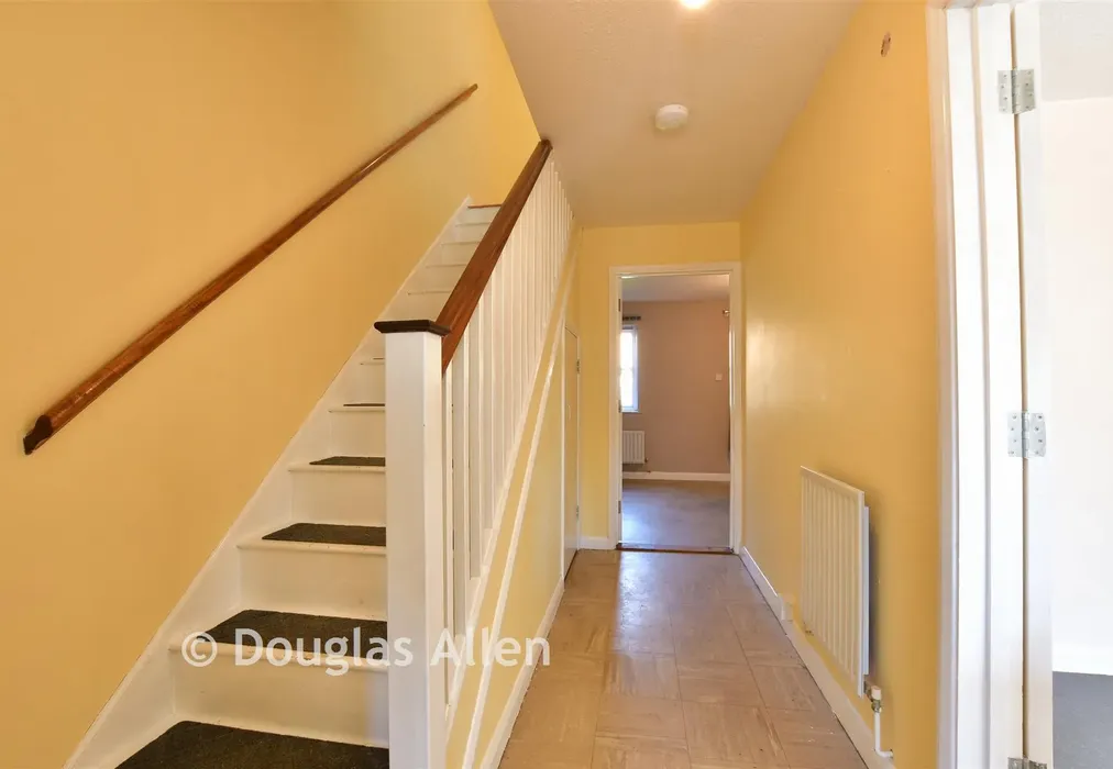 Hallway - Bryn Farm Close, Basildon, Essex - Wards of Kent