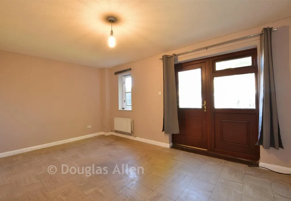 Lounge/Dining Room - Bryn Farm Close, Basildon, Essex - Wards of Kent