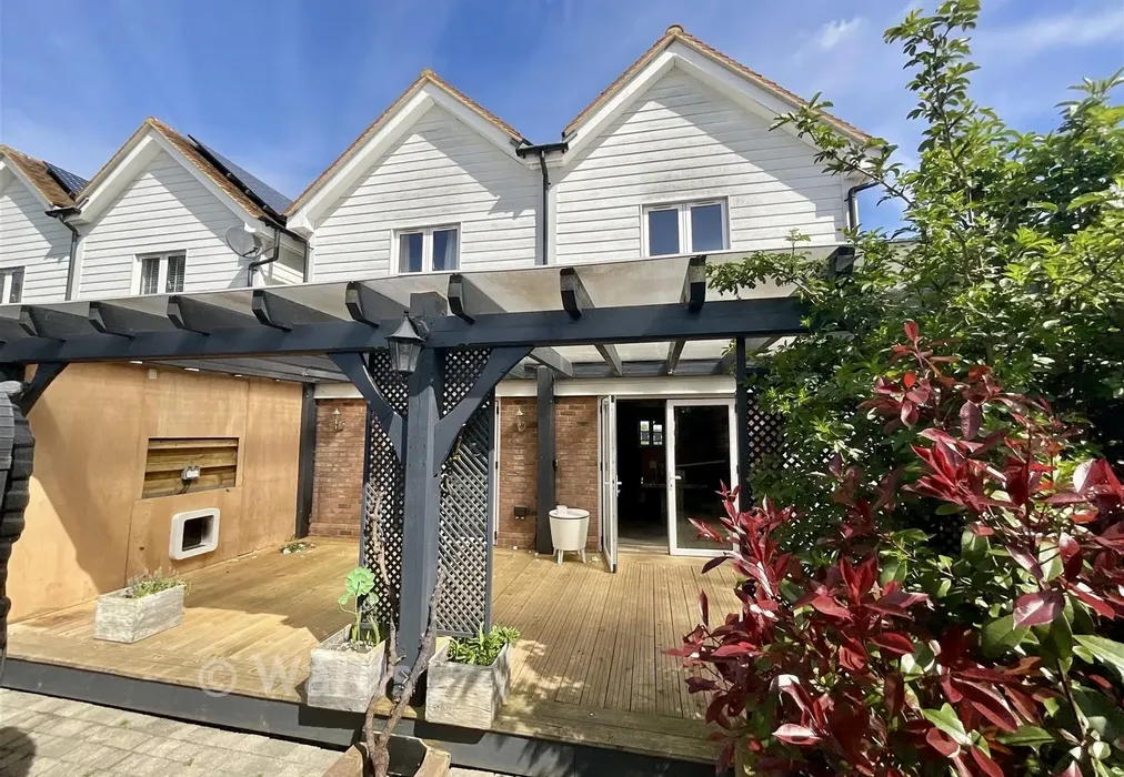 Garden - Old Beams Yard, Brenzett, Kent - Wards of Kent