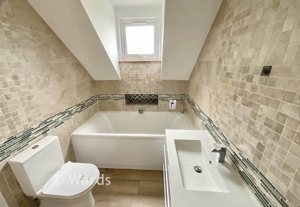 Bathroom - Old Beams Yard, Brenzett, Kent - Wards of Kent