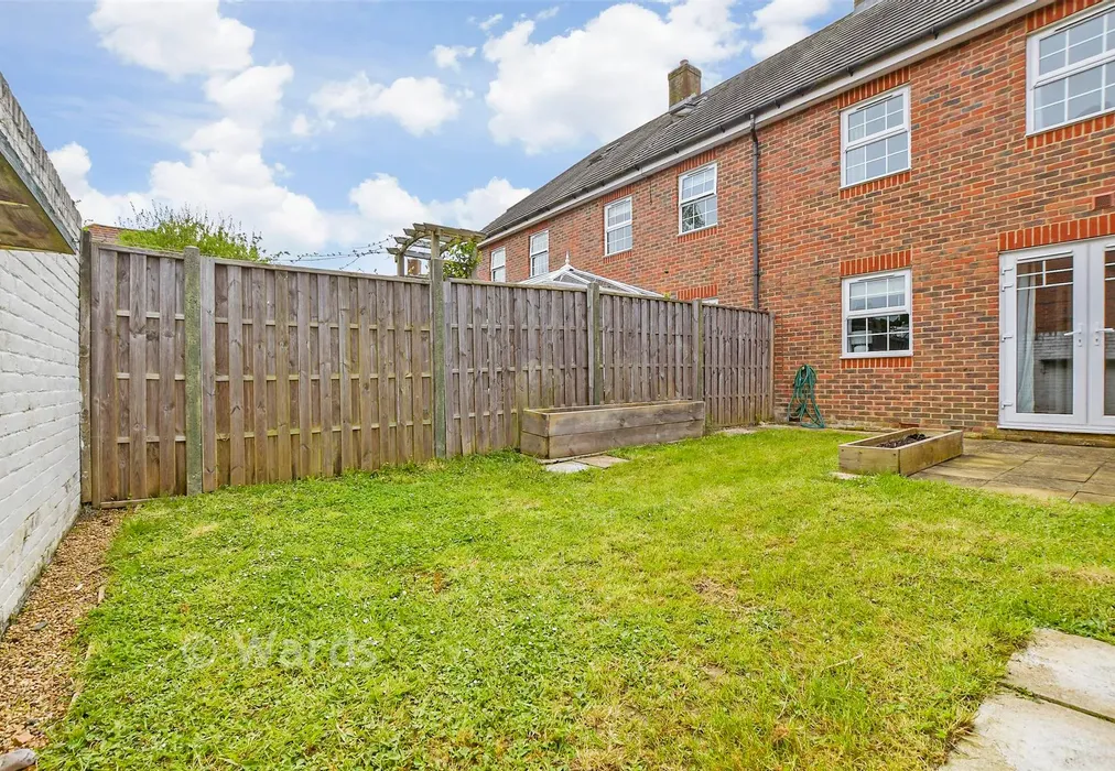 Rear Garden - Locks Yard, Headcorn, Ashford, Kent - Wards of Kent