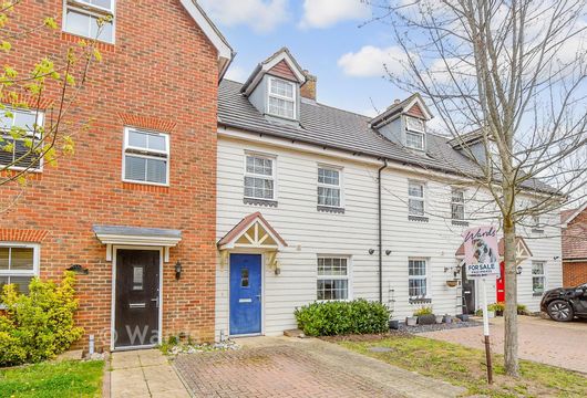 Locks Yard, Headcorn, Ashford, Kent - Wards of Kent