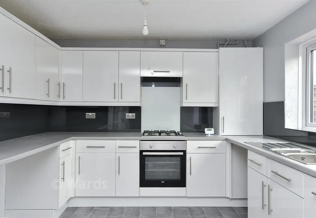 Kitchen - Norton Avenue, Herne Bay, Kent - Wards of Kent