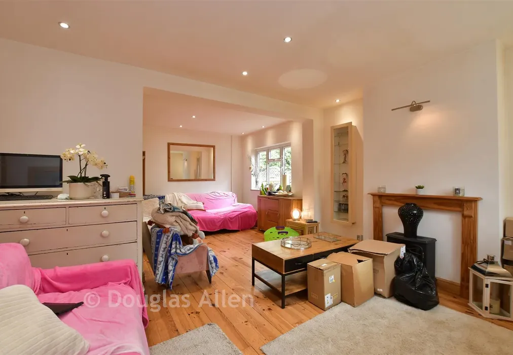 Lounge - Thorntons Farm Avenue, Romford, Essex - Wards of Kent