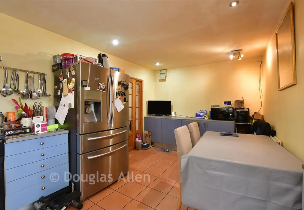 Kitchen/Breakfast Room - Thorntons Farm Avenue, Romford, Essex - Wards of Kent